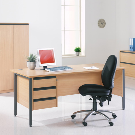 Straight Desk - H-Frame